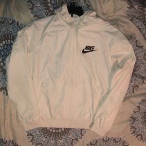 women’s nike windbreaker